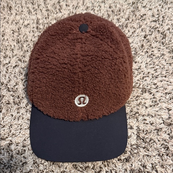Lululemon Womens Textured Fleece Ball Cap
Brown Earth / Black - Picture 4 of 6